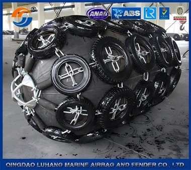 Pneumatischer Gummifender von Yokohama